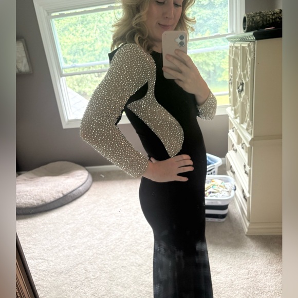 XSCAPE Beaded Colorblock Gown - Picture 15 of 15